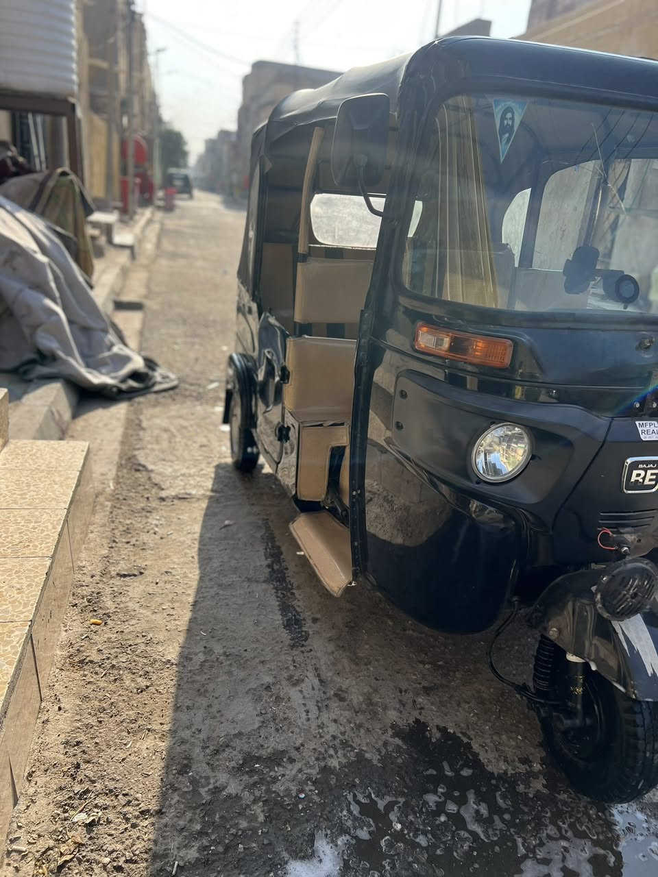 تكتك للبيع مديل ٢٢المكينه كفاله ولبدي تجي وتشوف 
رقم وسنويه العنوان بصره ٥ميل 
***********
