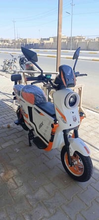 دراجة شحن X900 • جديدة ما ماشيه • 5 بطاريات 33أمبير