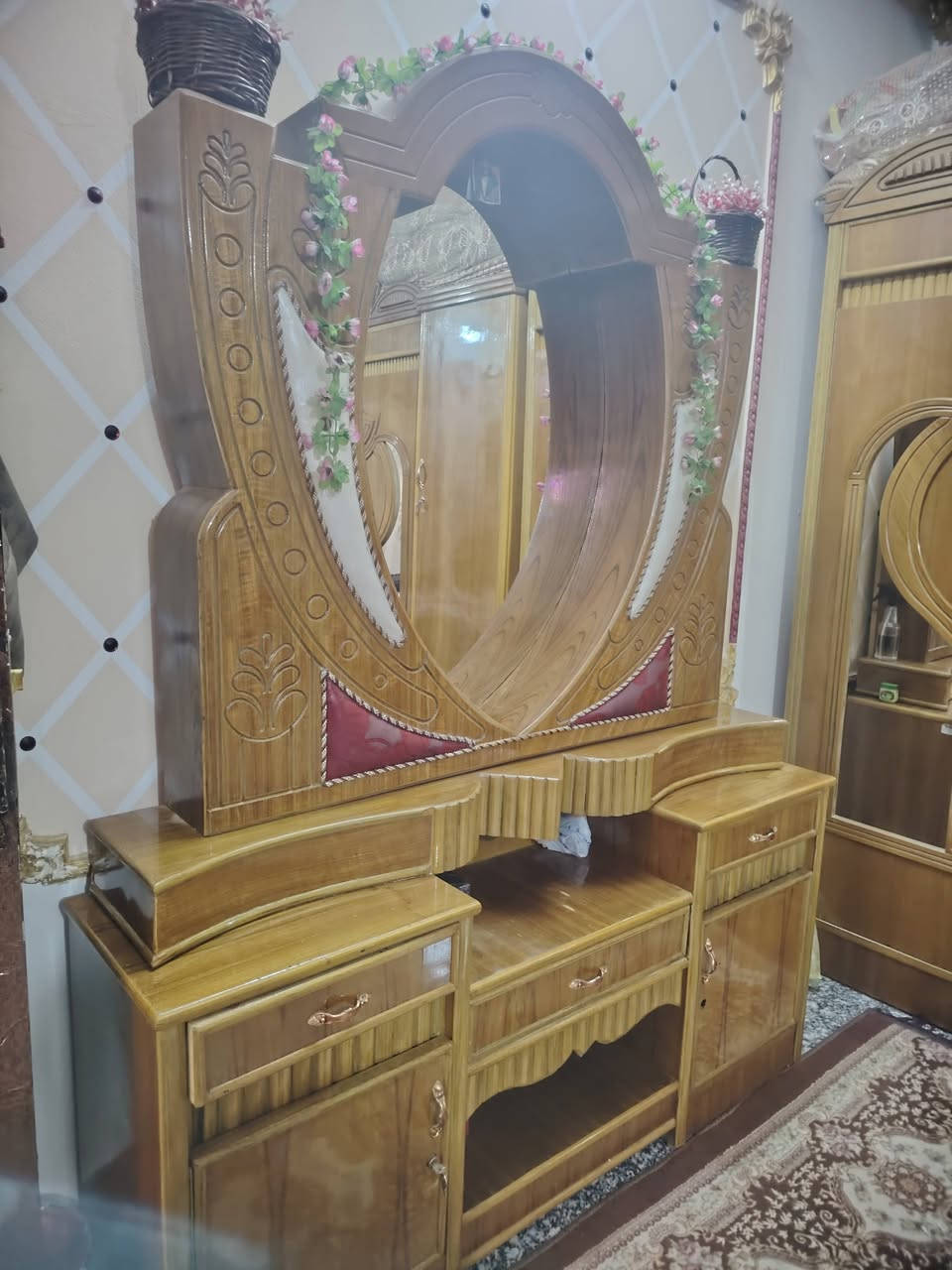 غرفه للبيع مكان حي العسكري ***********
