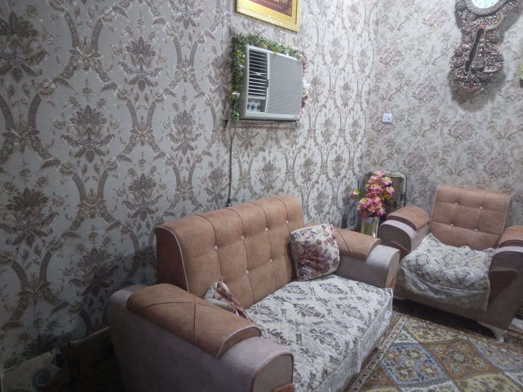 بيت للبيع ال معالي مقابل مدرسة النجف الاشرف قريب جدا على الشارع العام بناء حديث ونظيف علما الارض غير معوضه وبيها سند ٢٥ والسعر مناسب جدا غير متواجد على النت للتواصل اكثر الإتصال على الرقم ***********
