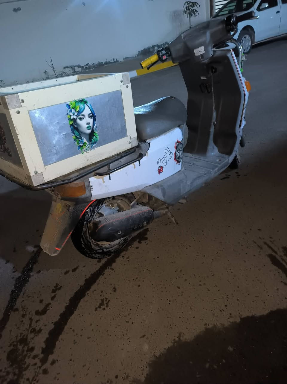 السلام عليكم
دراجه ياماها بيكم 60 للبيع
تخم تواير جدد
لايت زنون موجود بس الكفر مكسور 
كيجات بانزين و سرعه شغال
سلف هندر شغال 
سعر 300 و بيه مجال
للتواصل
الرقم *********** او خاص
مكان الفلوجه
