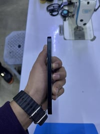 آيفون ١٣ • ٢٥٦ • بطارية ٩٤%