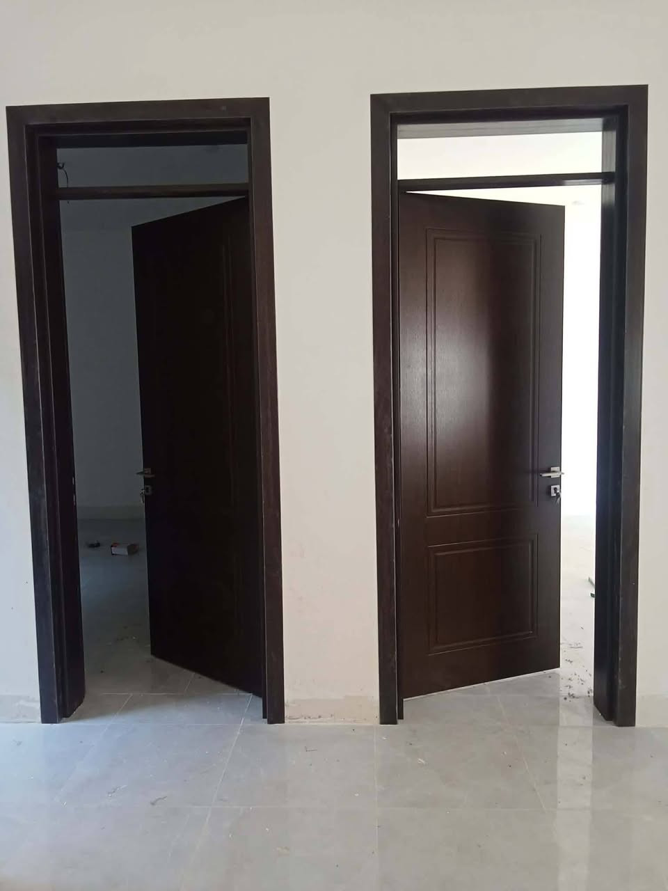 هل تبحث عن باب يجمع بين الأناقة والعملية؟ 🤔
في "الجوهرة"، نوفر لكم أجود أنواع أبواب الـ PVC التي تتميز بـ:
✅ عزل تام للصوت والحرارة.
✅ مقاومة للرطوبة، الماء، والحشرات.
✅ تصاميم حديثة وألوان تناسب ديكوراتكم.
✅ متانة عالية تدوم لسنوات طويلة.
📐 خدمة القياس والتركيب علينا!
لا تتردد بالاتصال بنا للاستفسار أو طلب عرض سعر:
📞 ***********
