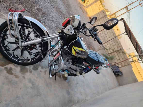 سلام عليكم للبيع موطور سونك الأصلي موديل 2024 تحديث 25 الباب الأول محرك مامفتوح شرط لايت زينون شاشة إلكتروني تايرات جدد وزن ثقيل اشاير كله شغاله لون اسود منفيس بي تانكي نفخ مابي نقص برغي كله شرط سويجات 3 سعر وريمونت دروعه  بي بكل مكان امبيثري بي وياله مصطره نشرات مجمبز مرتب حيل السعر 700 بي مجال قليل جدا مكاني الحويجه داخل *********** ملاحظة يرهم نقد وقصط.......
