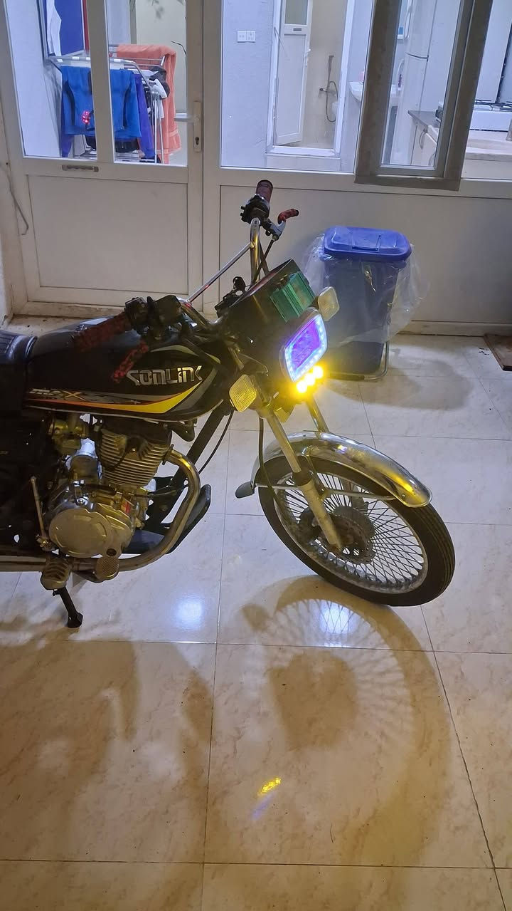 السلام عليكم دراجه ٥ كير مكينه 200 دراجه نامي برو  بدون اي نقص الدراجه كامله  مكينه كبس      الشري يجي يفحص ويدلل ***********
***********   الشري يتصل ويدلل و سعر جاد مناسب
