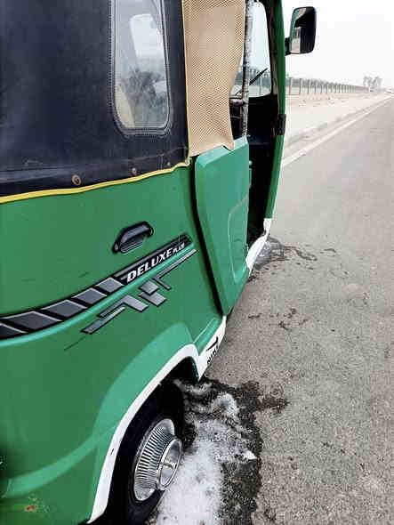 السلام عليكم تكتك تي في اس مديل 21 رقم وسنويه بدي بس ضربه بلباب خفيفه ومكينه مجفته ت  فيت شركه السعر 6500الشراي بس يتصل ***********
