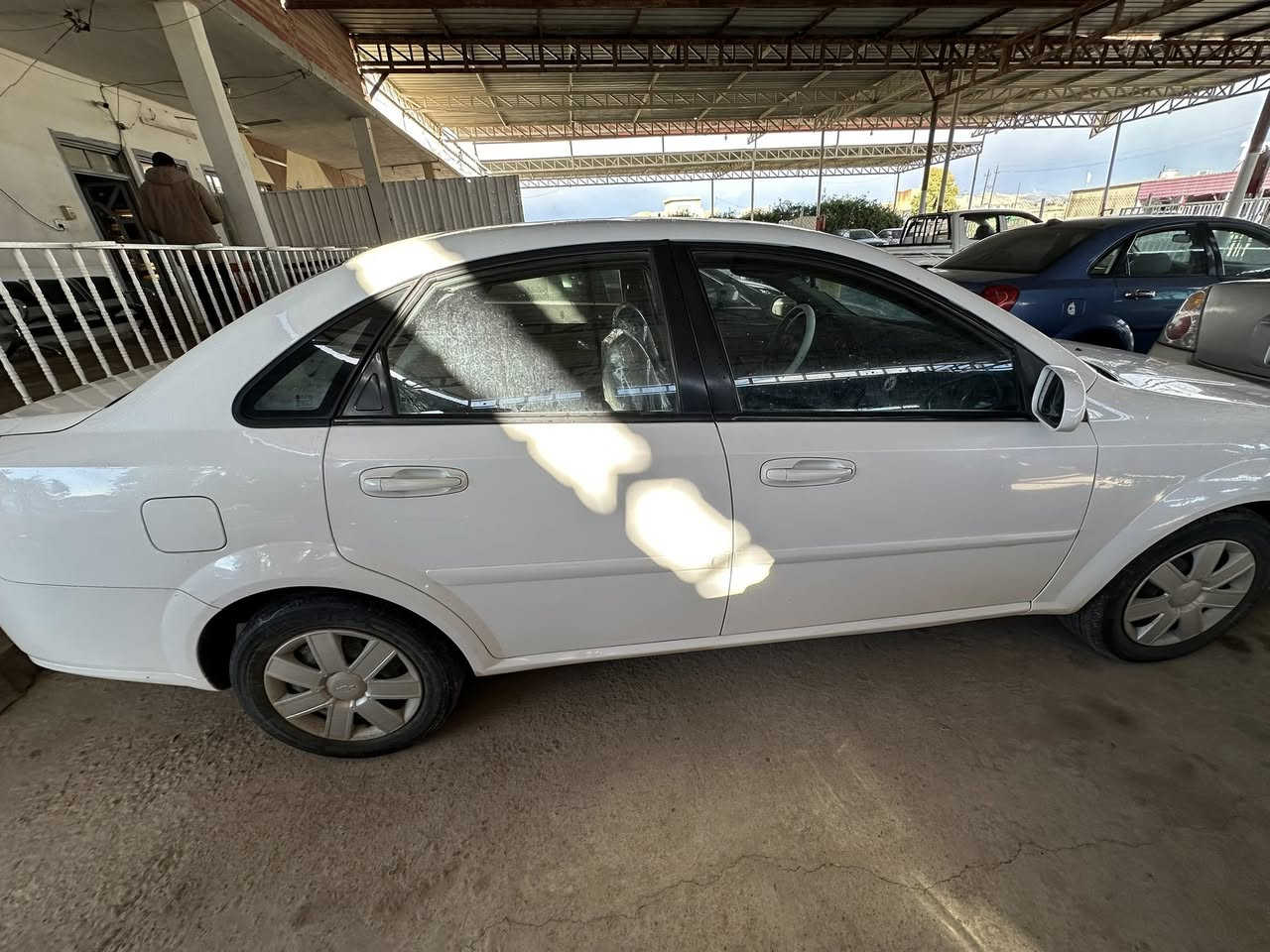 اوبترة
2012
كير عدي 
بي صباغ باب او باب مدل صفحت سايق
رقم دهوك تحويل ثاني يوام 
طخم جديد
شاشة او كاميرا 
داخل جديد دوشمة جديد شدو 
طخم تايت جديد 
محرك كير شرط 
سعر 83 بي مجال بصيط 
***********
***********
