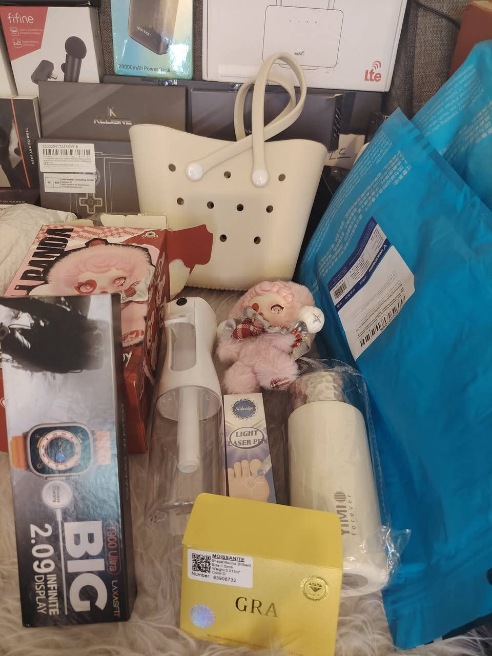 يالله 
شلعه أغراض حلوه ولطيفه إلكتروني  وكم شغله منزلي  مفيدات  بيهن فضه 925 مختومه
 لابوبو الأصلي القطعه كبيره   وساعه لمس


**إذا كنت صاحب هذا الإعلان وتريد حذفه لأي سبب، رجاءا أرسل رسالة إلى الدعم الفني**