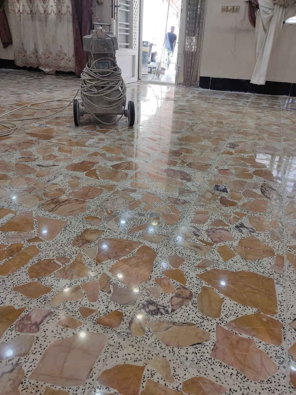 جلي الكاشي والمرمر وتنظيف الكرانيت والبورسلين.
القديم يرجع ويانه جديد 
كربلاء للتواصل 
*********** كربلاء, العراق
