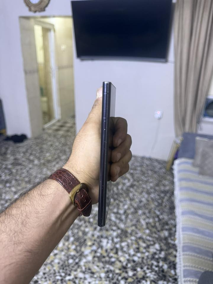 اس 22 الترا
ذاكرة 256
دبل سيمكارت شرق اوسط كله عربي 
مكفول من كلشي لا طبع بالشاشه ولاكسر
ممفتوح ولا داخل تصليح
650 الف 
بغداد الشعب 
***********
