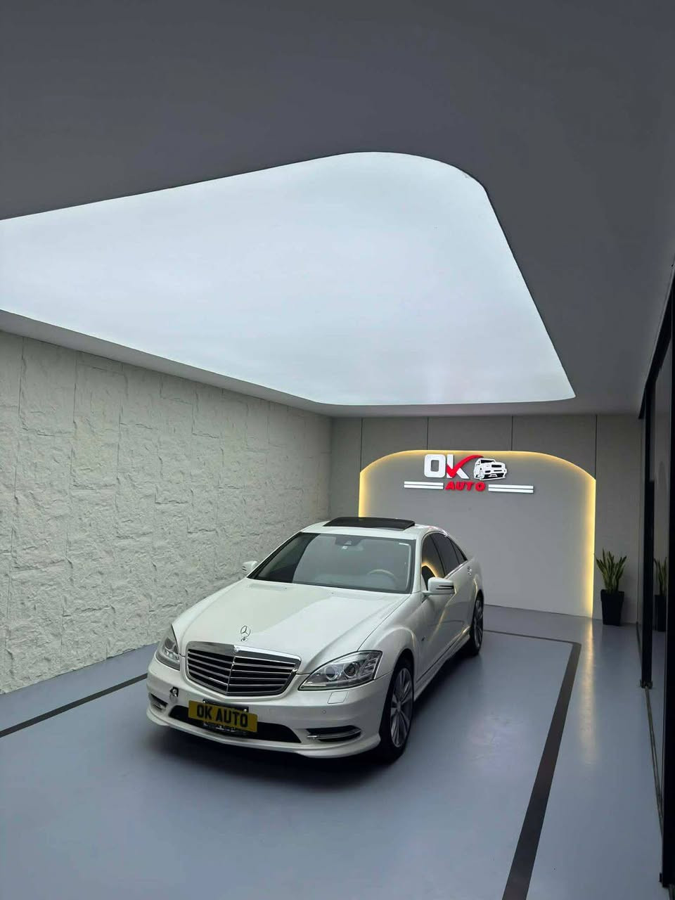 مارسيدس أدوات للبيع موديل ٢٠١٢ عنوانها السليمانيه ***********
