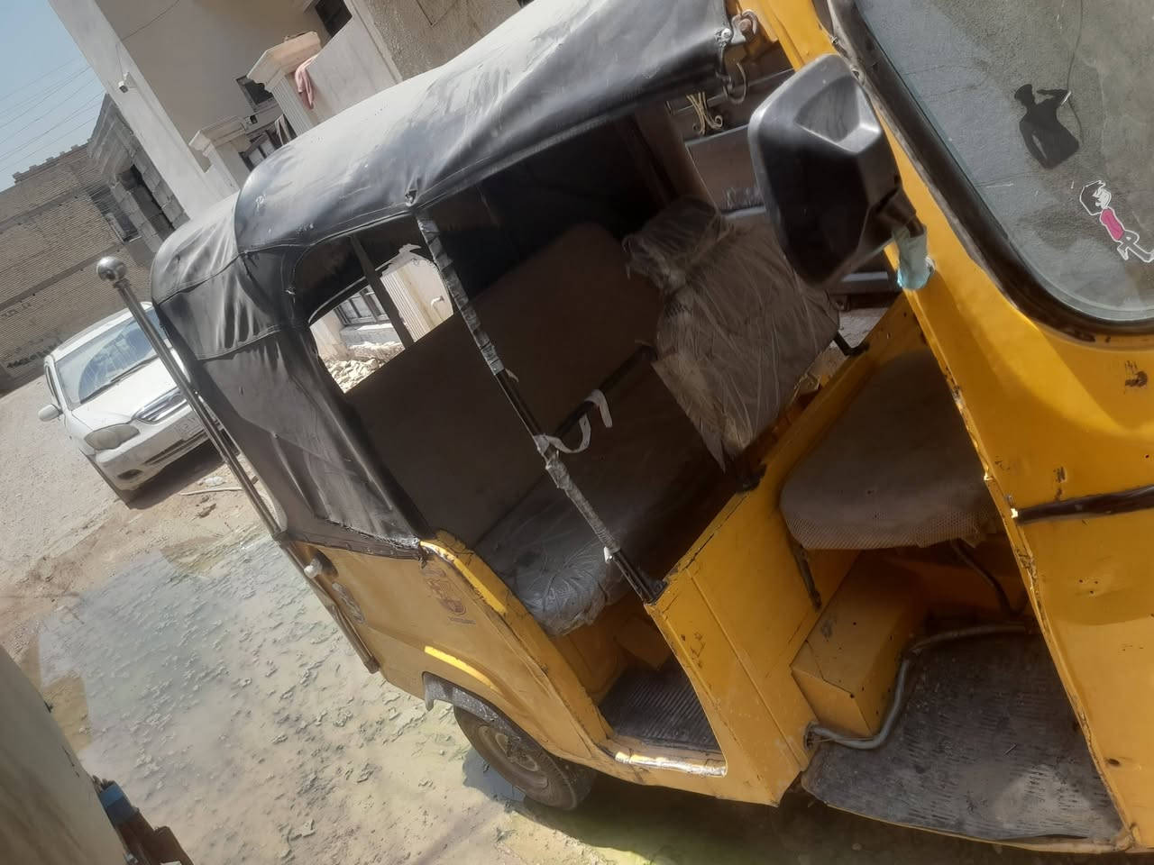 السلآم عليكم للبيع 900الف بيهه مجال أوراق كاملة بغداد زعفرانية   خللهه يفلت الزنجيل،l ***********
