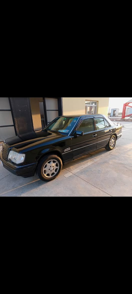 مارسدس دب حجم 300
مكينه وكير وصولايات وتبريد والقواعد كفاله 
الحداديه كفاله 
رقم بابل سنويه لحد 29 
مكينه محور بطه شرط الفحص 
مكاني الناصريه سوق الشيوخ 
السعر 65 وبيهه مجال لشراي 
الاتصال ***********
