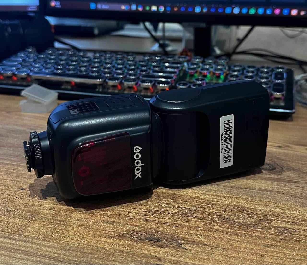 ⚡للبيع فلاش Godox V860II-S

🔹المواصفات
 متوافق مع كاميرات Sony (TTL / HSS)
 بطارية ليثيوم قابلة للشحن تدوم لفترة طويلة
 شاشة LCD للتحكم السريع.
 قوة عالية ومناسب للتصوير الداخلي والخارجي
🔹 المرفقات
 بطارية أصلية + جنطه
 الفلاش بحالة ممتازة ونظيف
الحالة
مستخدم فقط مرتين
💸 السعر (170 ) د.ع
المكان بغداد


**إذا كنت صاحب هذا الإعلان وتريد حذفه لأي سبب، رجاءا أرسل رسالة إلى الدعم الفني**