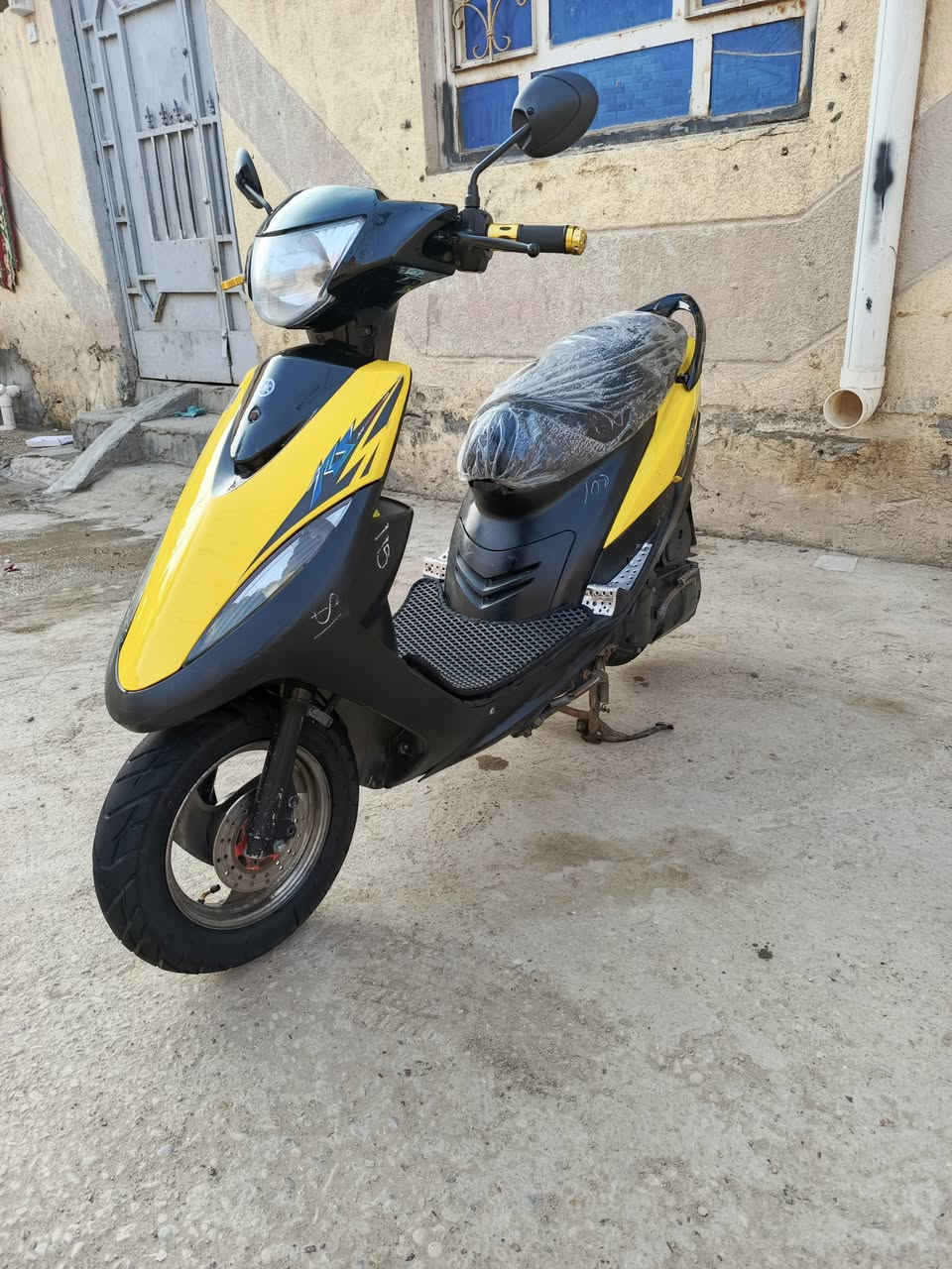 ماكس عدله 50 بلاد شرط الفحص بس ولفات مبدل غيره مامبدل ايشي كلشي شغال وبلادي جاهزه للاخير شلعه معدل فول سعرها 600 وبيه مجال *********** ناصريه مركز حي شهداء
