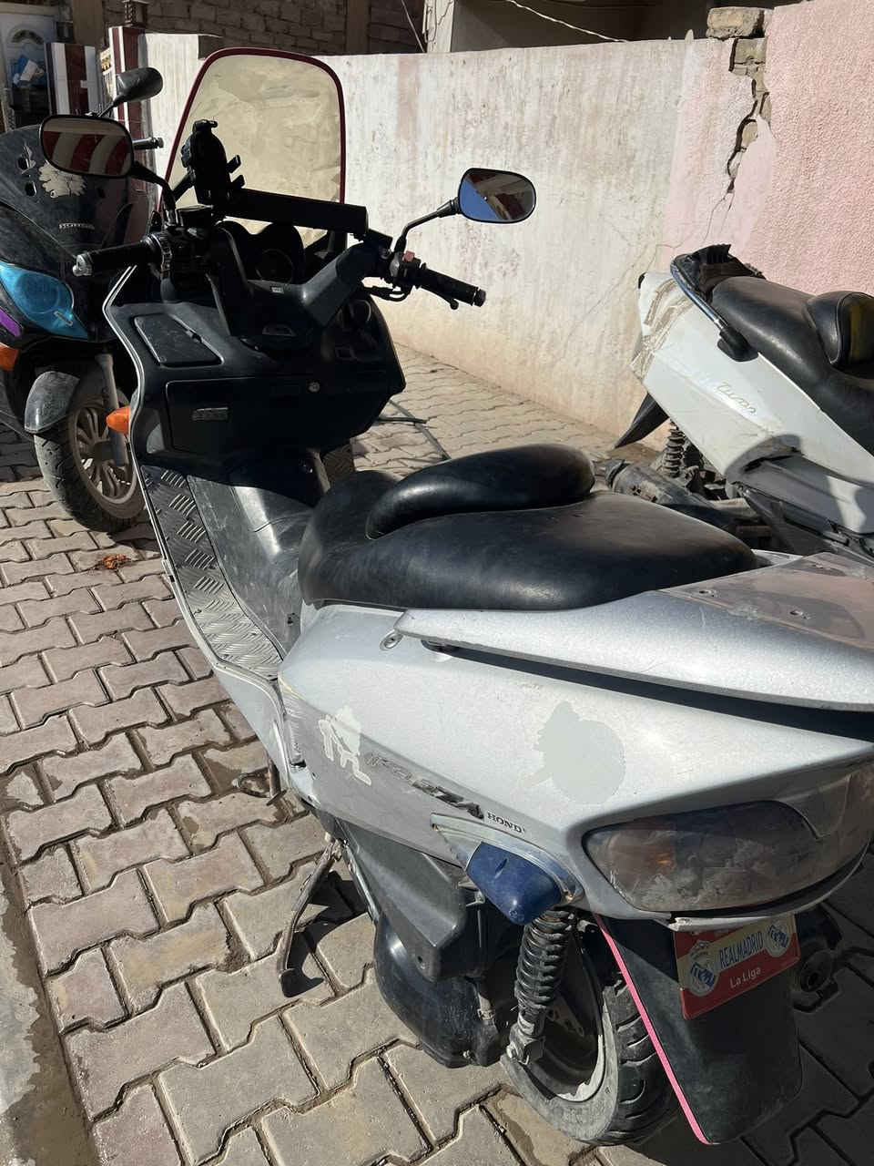 مكلف بل نشر.  دراجه فورزا كفاله عامه نص نكره شلعه تشلع التبليط ب650 وبيه مجال بسيط ديالى الخالص ‭0787 430 6419‬
