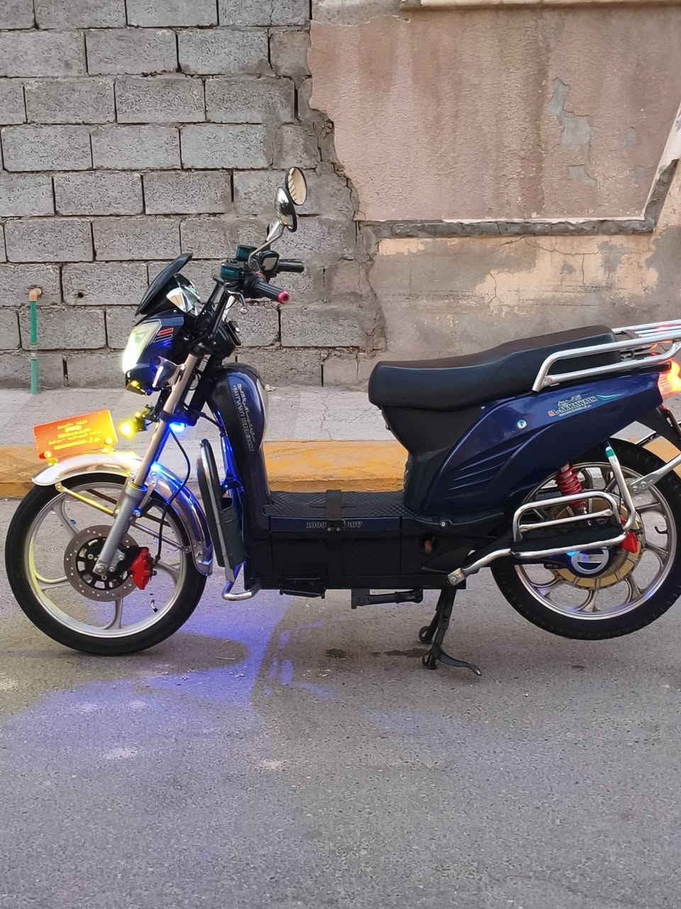 دراجة هارلي الاخوين موديل 24 فوول نظافة ومناقصها اي شي ..
البطاريات🔋 فول وعالفحص💯 ..
الكهربائيات كلها شغالة .. مانع سرقة .. تشغيل عن بعد.. نظام R رجوع للخلف .. لايت عالي ناصي + زوج زنون اضافي .. دبل اشاره .. اشاير ➡️⬅️ .. اربع سرع .. تثبيت سرعة .. بك لايت رماش .. اضوية جانبية ملونة ..
الدراجة نظيفة حيل ومناقصها شي ..
السعر .. 450 .. وبيها مجال .. 
*********** .. واتساب ..
