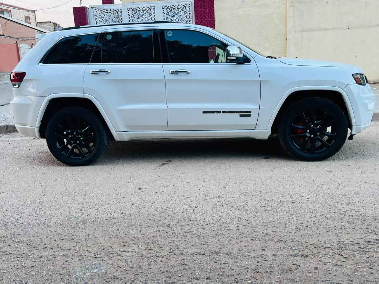 السلام عليكم
جيب كراند شيروكي 19 

لمتدد 4+4 فول السياره 

1 تحكم ستيرن 

2 تدفه ستيرن+ كشنات 

3 دخول ذكي 

4 تشغيل عن بعد

5 نظام تعتيم بل بل مري 

6 جنطه كهربائيه 

7 منضومه لايت زنون

8كشنات كهربائيه + ذاكرة 

9توقف ذاتي خلفي

10 شاشة كار بلي

11 فتحه سقف

12 مكينه مبدللها بساتم مال 14 دير عادي وامشي انسى المحسن حداديه 13 حداديه جديده

14 تخم تاير 

اخوان السياره مناقصه اي شي اترايك لل بصره  15 كير مكينه خير من الله 16 نص جاملغ مصبوغ نفسه وربع بنيد وكارت بل جاملغ الخلفي السونارموجود بل صور 

17 وضعيات قياده هواي شغلات بعد اسف ع اطاله مكانها نجف

السعر 205

***********
