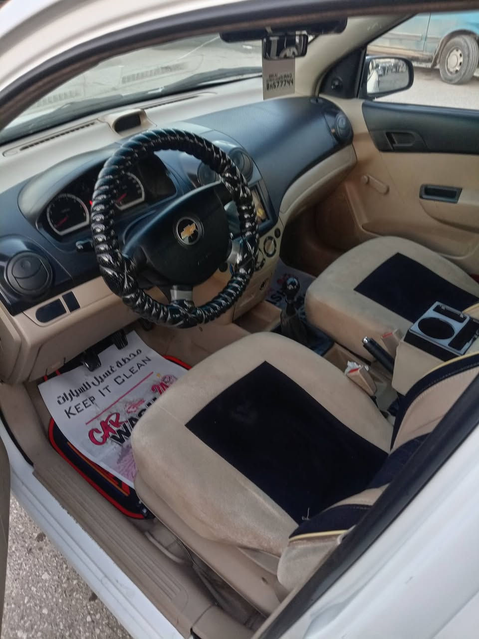 سيارة افيو مديل ٢٠١١ بدون صبغ بيها شويه عل بارد محرك وكير نضيف بيها كربون بنزين صاحبها الشرعي بل الموصل هزه ماصاقطه محرك استرا سعر ٧٢ استفسارعل هذا الرقم ***********
