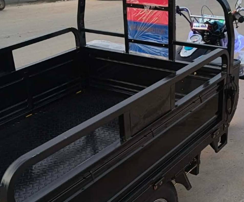 اسود بويه اسود  اسم ع مسماء🍋 🤣 للبيع والشراي يتواصل ***********
