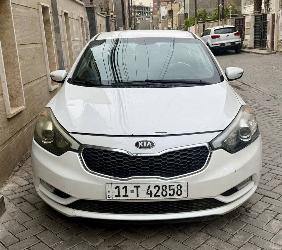 السلام عليكم كيا فورتي 2015 امريكي جاملغ وبنيد بيها محرك 2000 دوش رقم بغداد بسمي هزة جديدة مكان بغداد ***********
