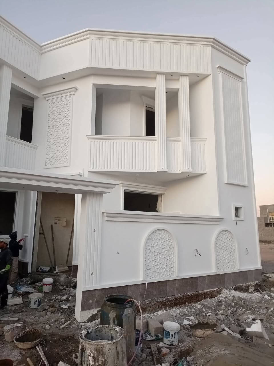 السلام عليكم كادر الواججيات والديكورات احمد الفلوجي يعمل في مدينه الصدر بكل القطاعات نا الناخب الواجيات كريستا وعمل ***********
