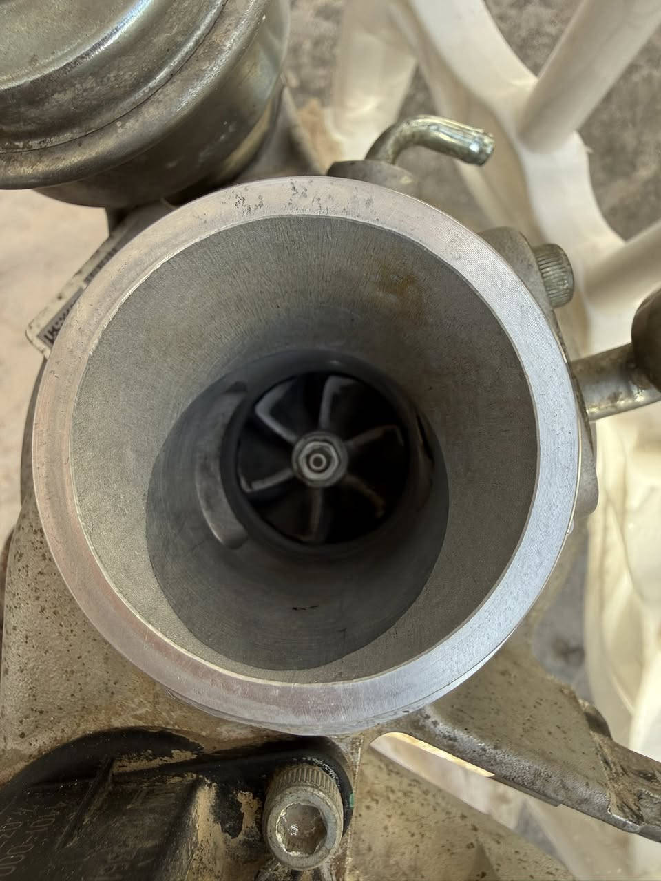 تيربو للبيع
جديد كلش 
مكاني بغداد 
***********
