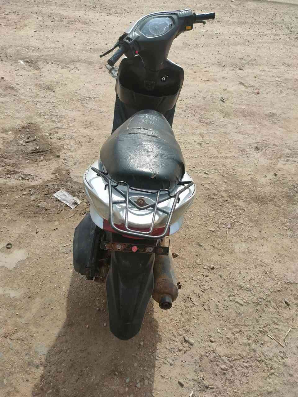 دراجة عاطلة للبيع ماعرف عطلهة ابيع كوم حديد حلوة الدراجة ونضيفة السعر ٩٠ وبيهة مجال الشراي يتصل *********** مكاني حلة السياحي
