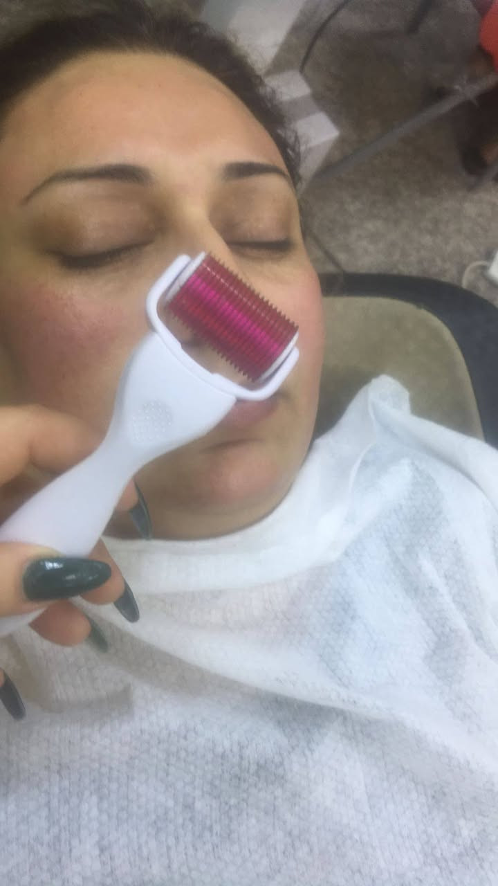 📢 إعلان الدورات الشاملة للصالون 📢
✨ فتح باب التسجيل على الدورات الشاملة لتعليم جميع أعمال الصالون
تعليم عملي ونظري من الصفر للاحتراف 💯
📌 الدورة تشمل كل ما يخص الصالون عدا الأكريليك
▪️ تكنيكات الشعر
▪️ صبغ، سحب، تصليح ألوان
▪️ قص وتسريحات
▪️ ميك أب احترافي
▪️ تاتو تجميلي
▪️ عناية بالبشرة
▪️ إدارة وشغل الصالون
💰 سعر الدورة: 500,000 دينار عراقي فقط
تعاد الدوره مجاناً في حال احتاجيتي للاعاده
📍 عنوان الدورة: حي المعلمين
✨ فرصة ذهبية لكل وحدة تحب تتعلم وتفتح مشروعها الخاص
📲 للحجز والاستفسار راسلينا ***********
