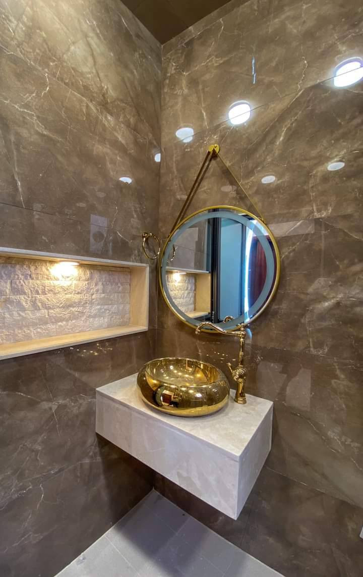 السلام عليكم لبخ اشتغل سيراميك ومرمر وبورسلين هم اشتغل درجه اولى نجف فقط اتصل وبيك خير ودلل ***********
