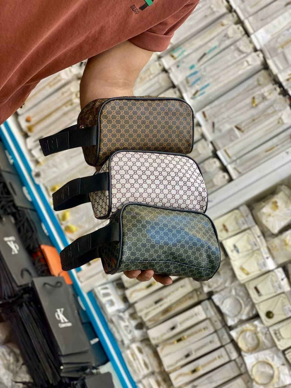 عروضنا ما تخلص
حقيبة اليد الرجالية بعدة اشكال والوان مميزة

مميزات الحقيبة ومواصفاتها👇🏼

ضد الخدش☄️
ضد الماء💦
جلد أصلي🔗
سحاب أصلي 🖇️
مسكه🪐
تصميم عصري✨ 

متوفرة باللون 
الأسود🖤 💙

تقدم كـهدية أيضاً 

ملاحظة: يتوفر لدينا تغليف ااذ كان الدفع مقدم

السعر 10 الاف
#توصيل_جميع_المحافظات_5


**إذا كنت صاحب هذا الإعلان وتريد حذفه لأي سبب، رجاءا أرسل رسالة إلى الدعم الفني**