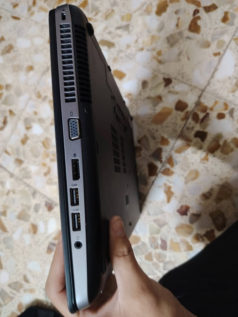 سلام عليكم لابتوhp فووول أو ثكيل كامل ملحقات وياه جنطه لا دكلي أدخل ع اعدات أو شنو هارد أو رام كفيلك الله كلشي ماعرف بيهن مزاد أعلى سعر ابيع يوجد توصيل جميع المحافظات


**إذا كنت صاحب هذا الإعلان وتريد حذفه لأي سبب، رجاءا أرسل رسالة إلى الدعم الفني**
