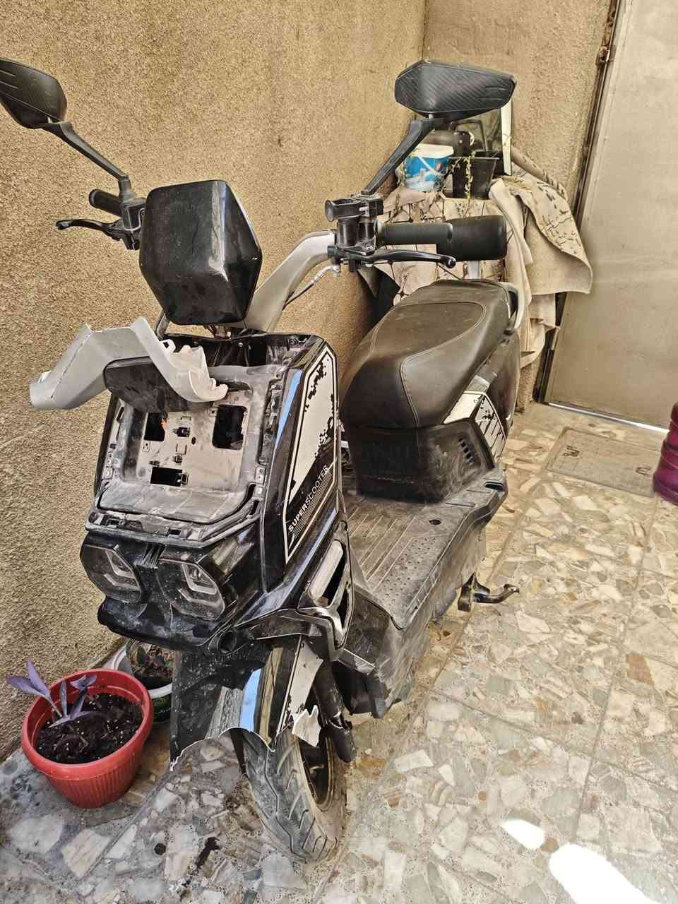 دراجة شحن صار حادث بيها البارحة أبيع كوم حديد ب 150 الف بطاريات نص عمر سعرها ب 135 الف قفل وهذا رقمي
***********
عنواني بغداد الحرية
