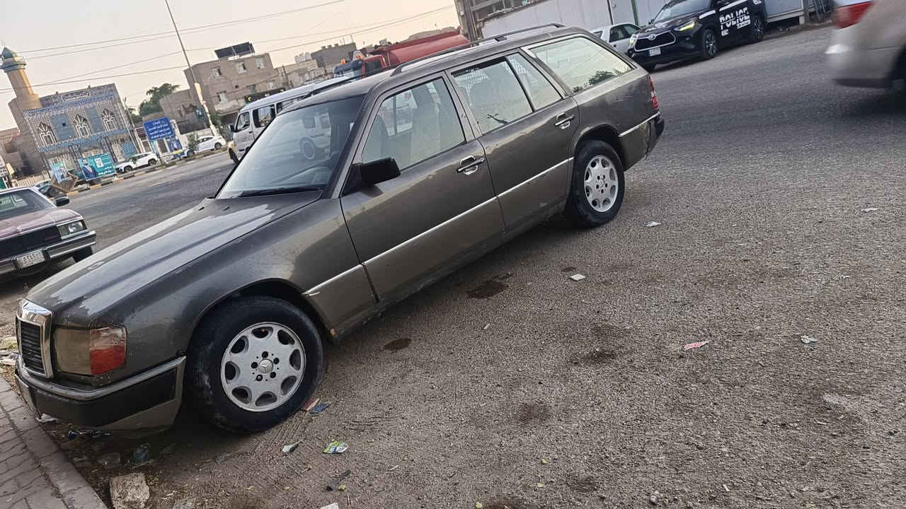 مرسيدس مكينه بلاد مكفوله  من قطره اخياس السياره كلها بلاد موديل 92 رقم بغداد سعر 47  
‏‪***********‬‏
