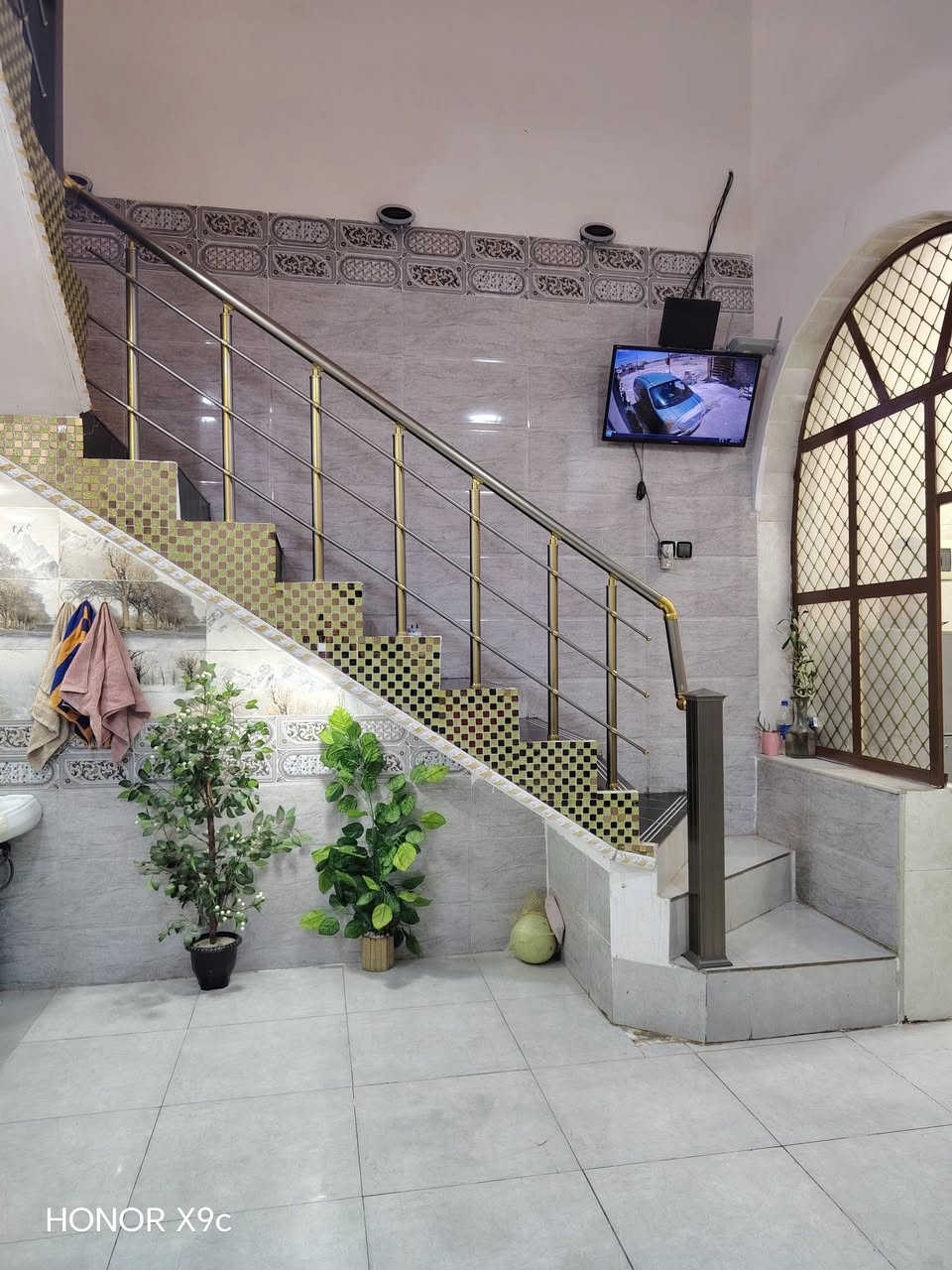 السلام عليكم اخوان عندي بيت قاطين بلزراعي عقد 25بكاع دكتور جاسم المساحه البيت 100متر بي 3غرف نوم حولي ومطبخ استقبال وحمام الطرمه والباقي تفاصيل عل خاص  السعر البيت خاص ارقام بيهن واتساب تريد هوه اثاث تريد بدون اثاث بعد على شارع التدبير 400متر***********×***********@
