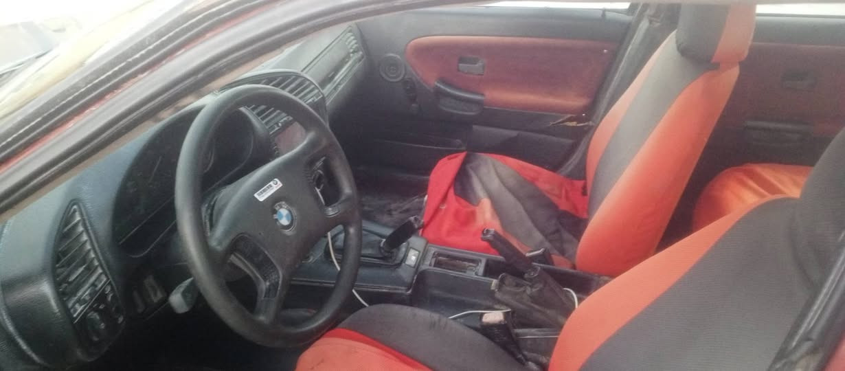 السلام عليكم
بيأم e36  محرك 6 مسكر تك فانوس  

كير محرك خير من الله السياره جاهزه 

السعر 28  تواصل عل رقم  ***********

