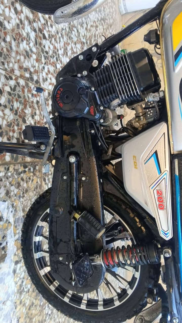 السلام عليكم سونك موديل 25 مكفولة كفاله عامه دراجه محرك 200 ضاغطه وزنجيل بدون رجه ابد  دراجه نضيفه حيل دراجه ماخذه من معرض سيزر اوراق معرض فقط وياه سعره 775 وبيه مجال مكاني بغداد حي الجهاد وهذا رقمي *********** واتساب
