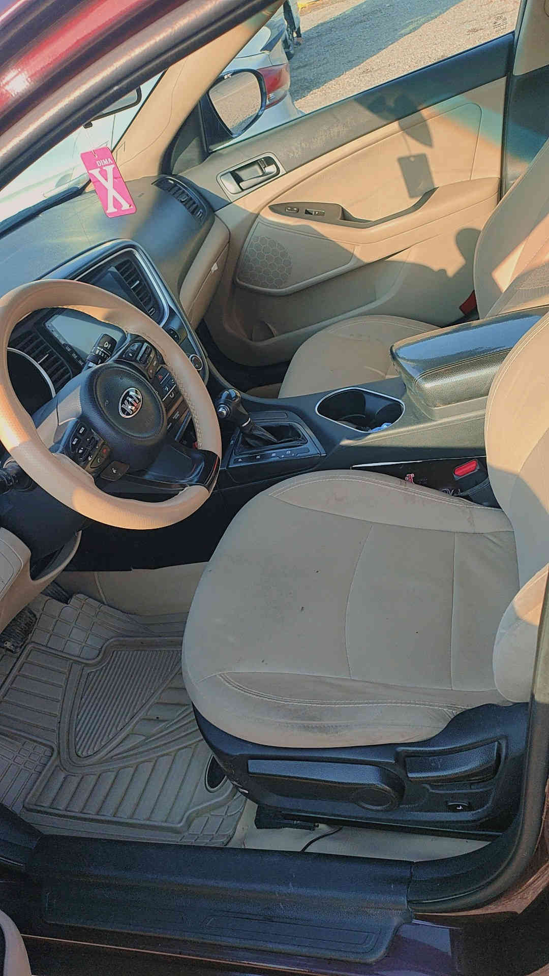 سلام عليكم للبيع كيا اوبتيما موديل 2015 وارد امريكي مكينه ٢٤٠٠ مامفتوحه كير مكينه تبريد حداديه مكفول بيها قطعه صبغ بس بنيد وجارد مثل ما موضح بالصوره ماشيه ٩٠ حقيقي رقم بغداد تحويل مباشر سياره جاهزه وحلوه السعر ١١٧ وبيها مجال للطيبين عنواني ديالى ناحية جديدة الشط قرب الراشديه مال حسينيه للاستفسار ***********
