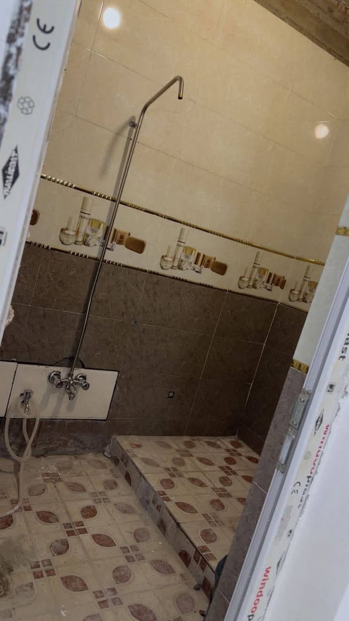 بيت للايجار بحي البساتين شارع احمد الوائلي طابق ثاني 120 متره  صاله كبيره وغرفه نوم وصحيات
الاتصال ع هذا الرقم 
***********
بيت للايجار بحي البساتين شارع احمد الوائلي طابق ثاني 120 متره  صاله كبيره وغرفه نوم وصحيات
