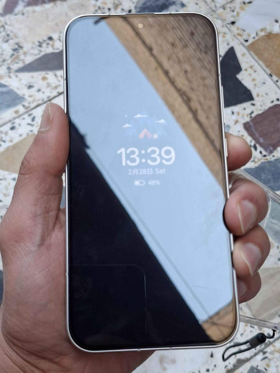 ((للبيع او للمراوس))
شاومي 17 برو ماكس Xiaomi 17 Pro Max 
رام 16 ذاكره 512 لون ابيض.
#ملاحظة , نسخة صيني بس اعربه ببرنامج يتعرب كله تبقى بس الاعدادات انكليزي يعني لليريده تقريبا احوله عالمي بنسبة 80% من غير كتابات صينيه او برامج صينيه اضافة الى كل گوگل وخدماتها...
الجهاز بحاله ممتازه100% نظافته، مابي اي شخوط او ضربات صارله اقل الشهرين مستخدم..
غراضه الأصلية كامله كارتونه وشاحنه 100واط وگفرين وباقي الاشياء موضحه بالصور
مكاني بغداد وماعندي توصيل
السعر مليون و350 الف وبي مجال بغداد, العراق


**إذا كنت صاحب هذا الإعلان وتريد حذفه لأي سبب، رجاءا أرسل رسالة إلى الدعم الفني**