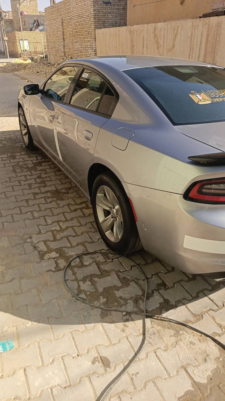 سلام عليكم شارجر موديل 2017 اصل خليجي رقم بغداد بيه باب الخلفي مصبوغ بدون معجون وشخط بسيط باب سايق مامصلح باقي 
السعر 178 مكاني سماوه رميثه 
للاستفسار ***********
