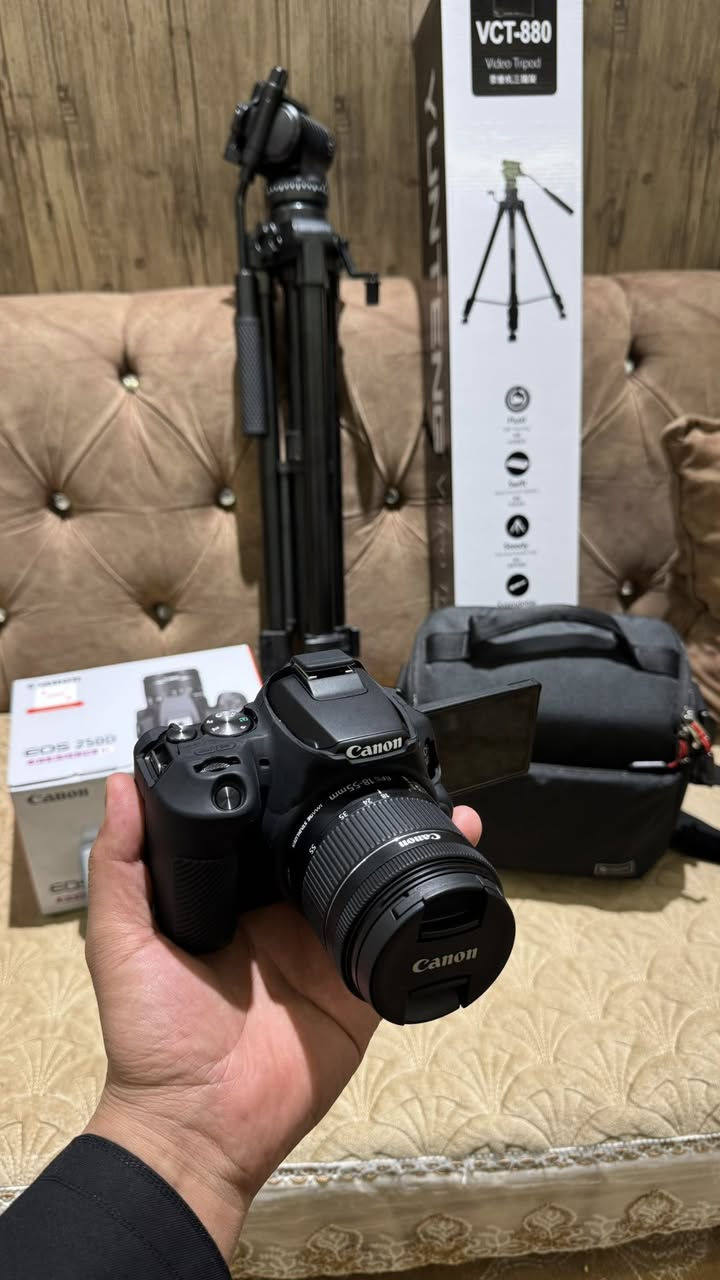 السلام عليكم كانون 250D مع كامل المعدات بسعر مناسب مسعتملة قليل جدا


**إذا كنت صاحب هذا الإعلان وتريد حذفه لأي سبب، رجاءا أرسل رسالة إلى الدعم الفني**