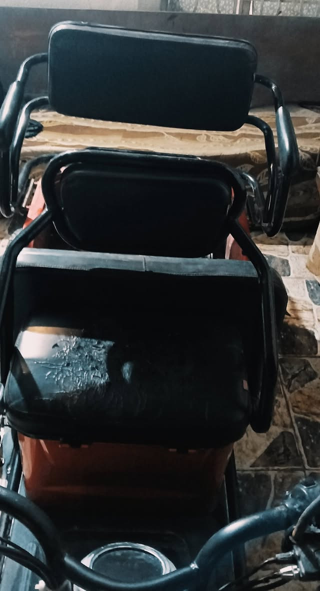 دراجة شحن نضيفه بطاريات جدد السعر 650 وبيها مجال ‏‪***********‬‏ واتساب
