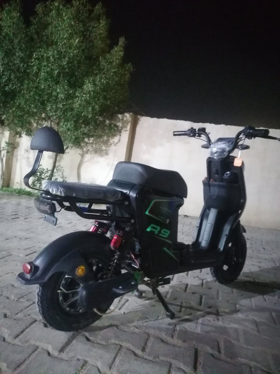 دراجة R9
سرعة 65 
البطاريات 5
بريكات دسك امامي خلفي 
كهربائيات كلهة شغالة كلوب عالي ناصي 
حجم 20 
بيه بك R_D
سويجات ثنين2
بصمات ثنين 2
بية حساس انذار 
ول بصمة تشغيل عن بعد
وشاشة بلوتوث 
وباقي الاستفسار تعال خاص 
السعر 475 وبيه مجال 
تشتري راسل ماتشتري لاتضل بس تراسل وكلشي ماكو 
عنوان}{كربلاء المقدسة الكمالية قرب شركة كالة}


**إذا كنت صاحب هذا الإعلان وتريد حذفه لأي سبب، رجاءا أرسل رسالة إلى الدعم الفني**