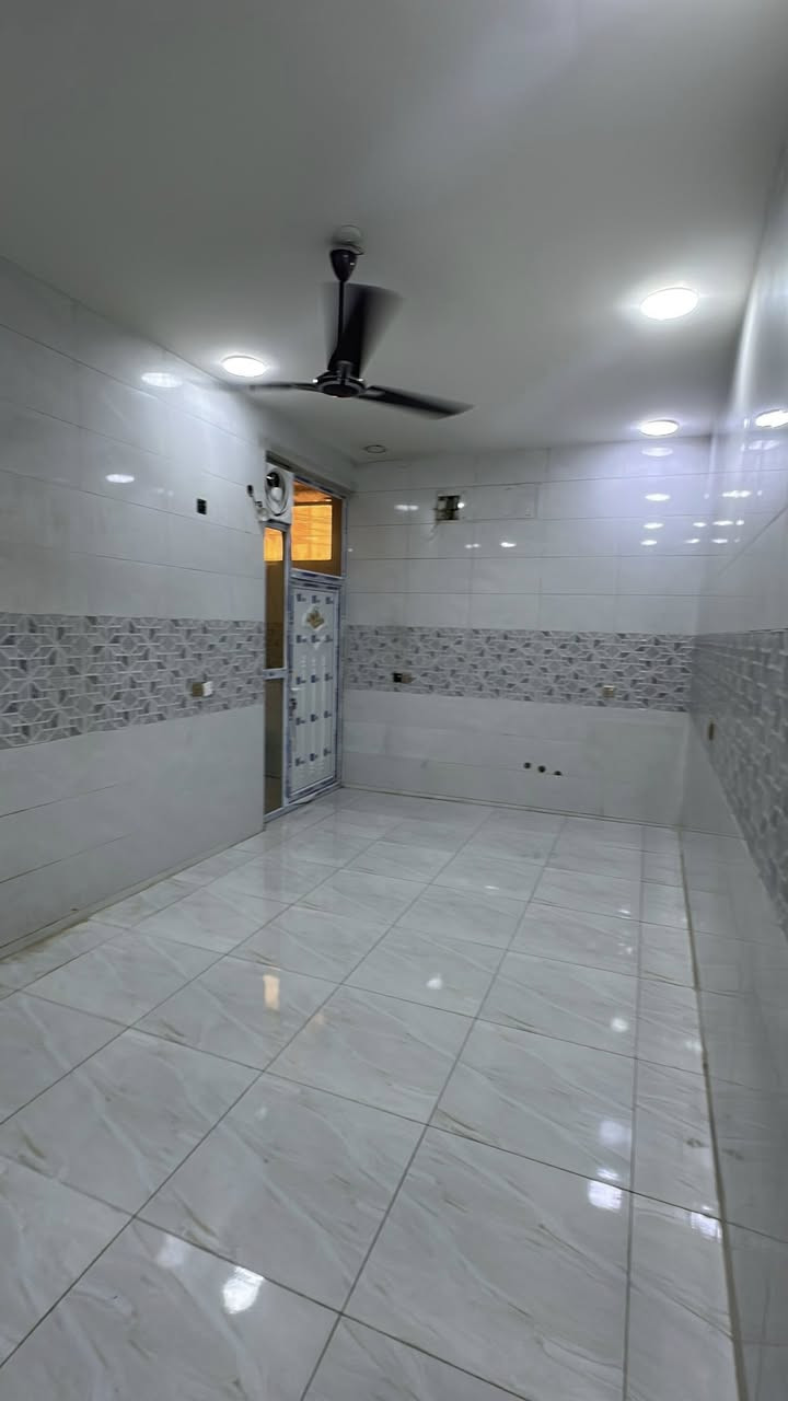 المنصور حي المهندسين خلف مطعم صاج الريف

للأيجار شقه مناسبه . طابق ارضي

تحتوي : صالة  مطبخ-  غرفه  نوم - خدمات 

------‐----

للإستفسار اكثر اتصل أو راسل واتساب: ***********
