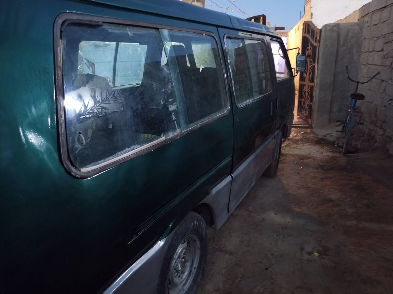 كيا بستا 94بغداد مصفره ماعليه دينار رقم الماني 30$ معمره مصبوغه مدوشمه كبل لشارع ينقصه باور   صاحبه بالكاظميه بيه خط بياع باب المعظمم مطلوبه 4$ورقات ينزلن من سعره
***********
