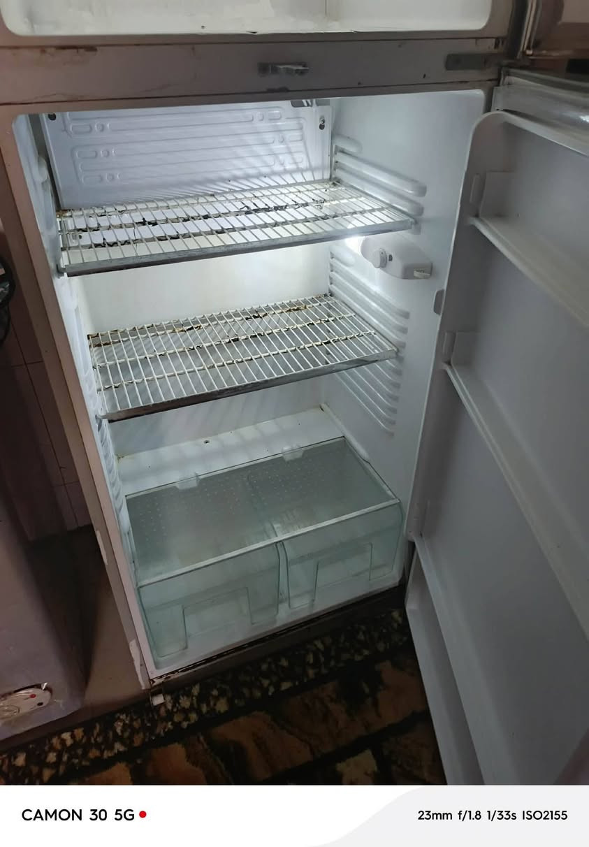 سرير نفر ملكي حطاطة عدد 2الواحد 70
ثلاجة حجم كبير 250
مكنسة 50
مكينه 50 بيهن مجال
العنوان حي العسكري ***********
