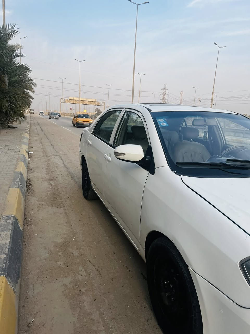 سلام عليكم بي وايدي 2015 رقم ميسان جديد سياره بسمي تحويل ثاني يوم هزه بعده مساقطه سياره فول موصفات بصمه فتحه شاشه كير اوتو بيه بابين صبغ جهة لعبري صالي يومين من مسويه ادامه كامله نوزلات بلكات درايم شفت جديد  كير ومحرك خير من الله سياره جاهزه 
سعره 44 وبيه مجال 
مكان سياره كربلاء
***********
***********
