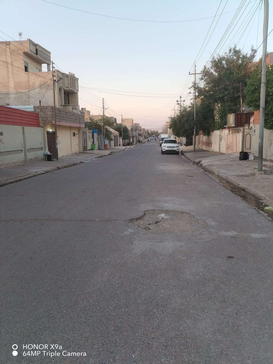ارض للبيع ١٠٠ متر.                         مدفونه ومحدوله.                                 حي صدام                                      الشارع المقابل مدرسة القعقاع                         وشارع ٢٠ سند جديد                       الشرعي موجود                     ***********
