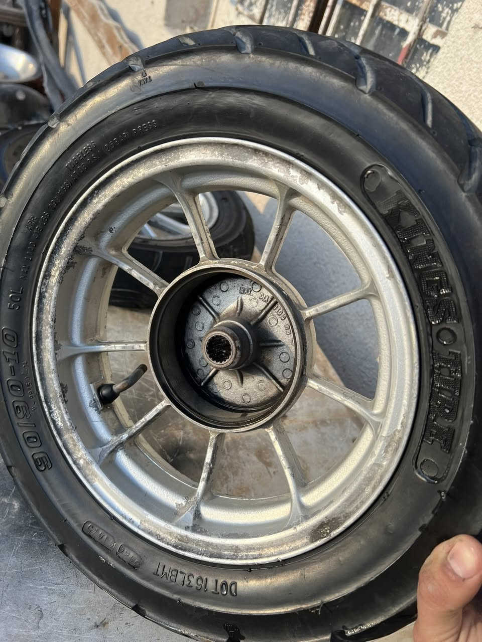 سلام عليكم ويل ماكس عام يشتغل RPM اصلي رمبة مكفول من كلشي بريك طخة مكاني بلديات السعر خاص جوة السوك مو غالي ***********
